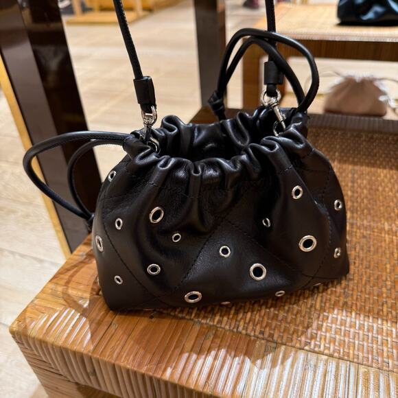 Tory Burch Willa E/W Drawstring Bag 175932 Black $550 - Picture 3 of 9
